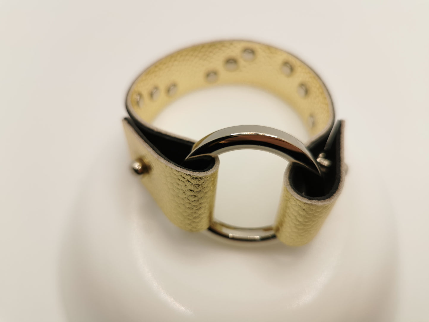 Bracelet réversible en cuir avec rivets