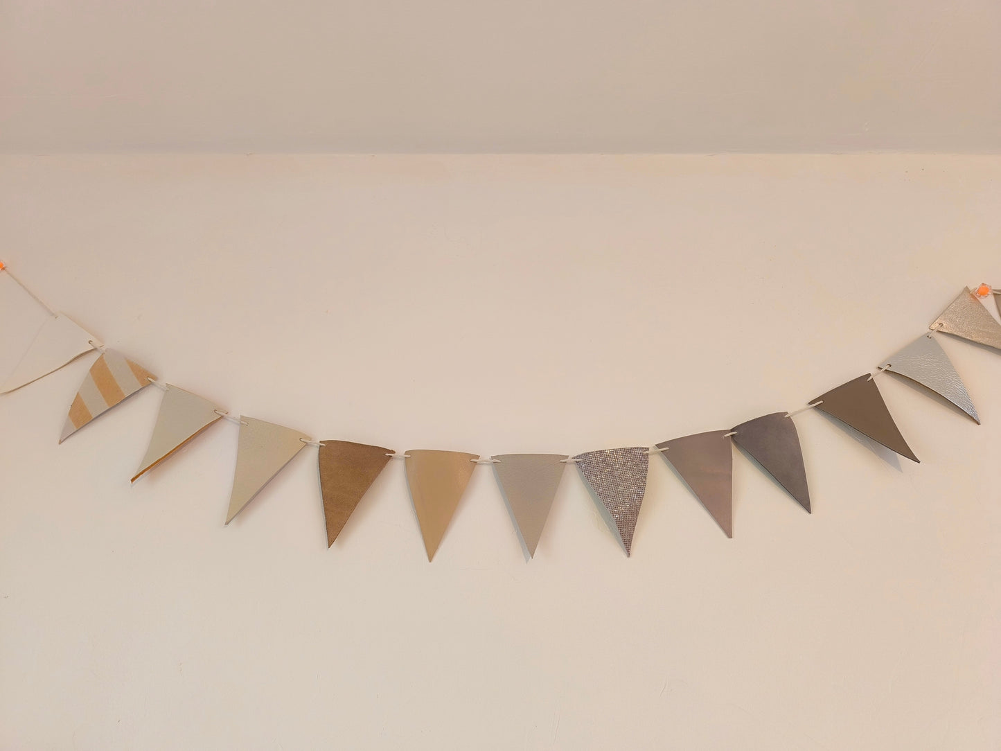 Guirlande fanion en cuir