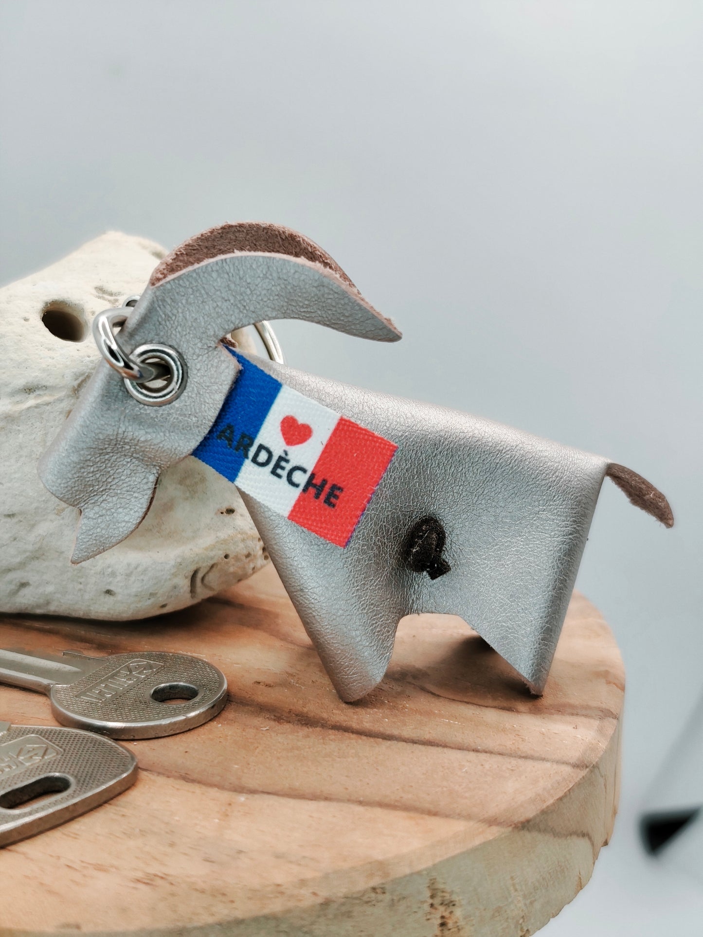 Porte-clés Chèvre en Cuir – L’Ardèche au cœur
