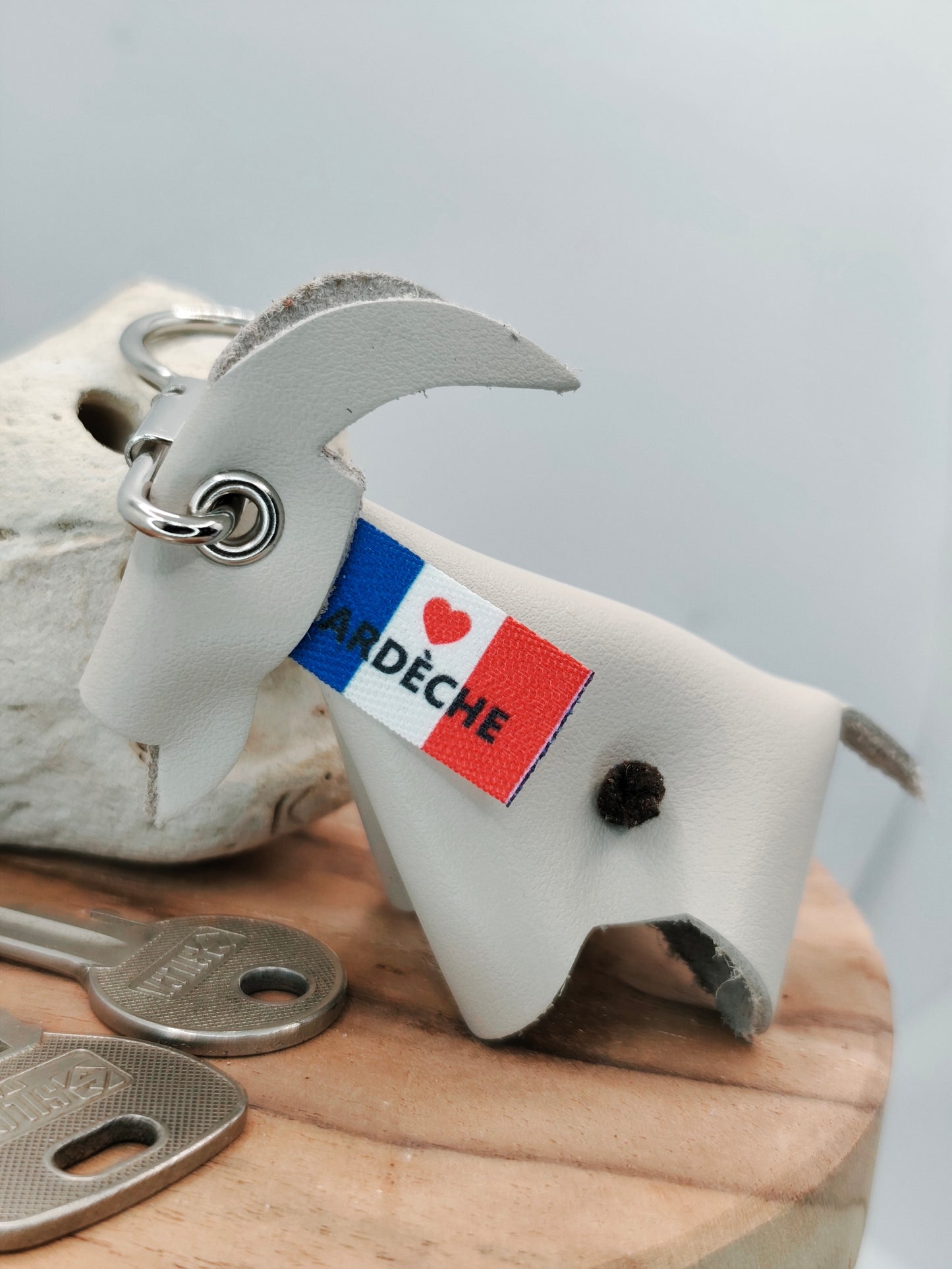 Porte-clés Chèvre en Cuir – L’Ardèche au cœur