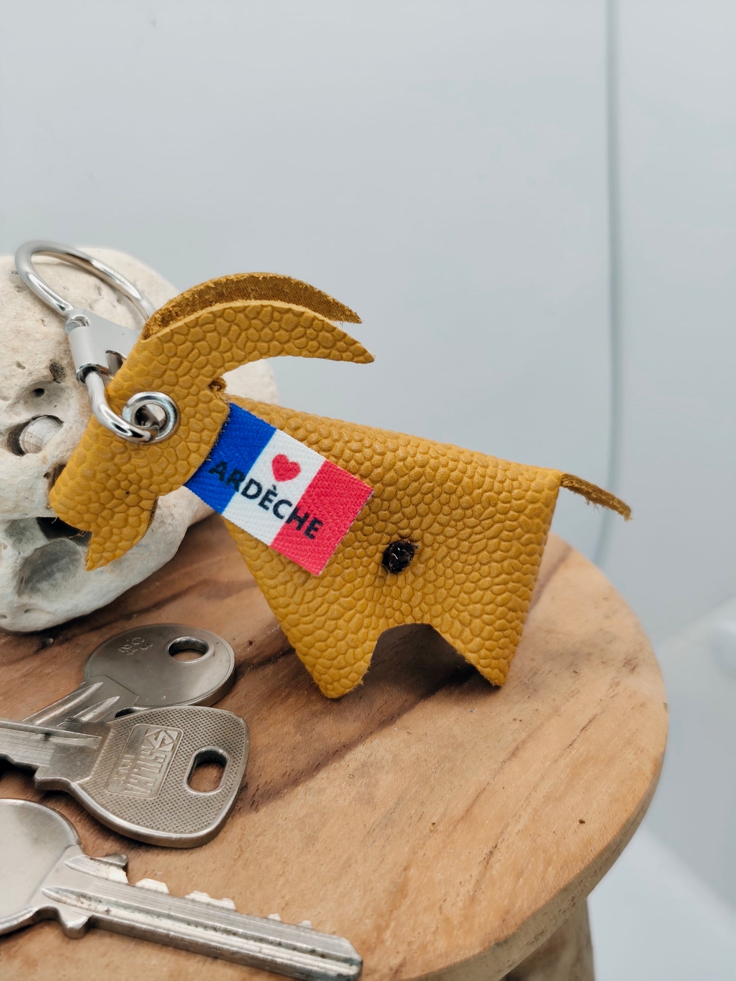 Porte-clés Chèvre en Cuir – L’Ardèche au cœur