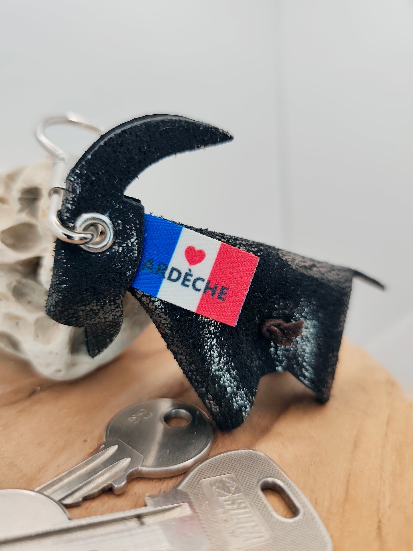 Porte-clés Chèvre en Cuir – L’Ardèche au cœur