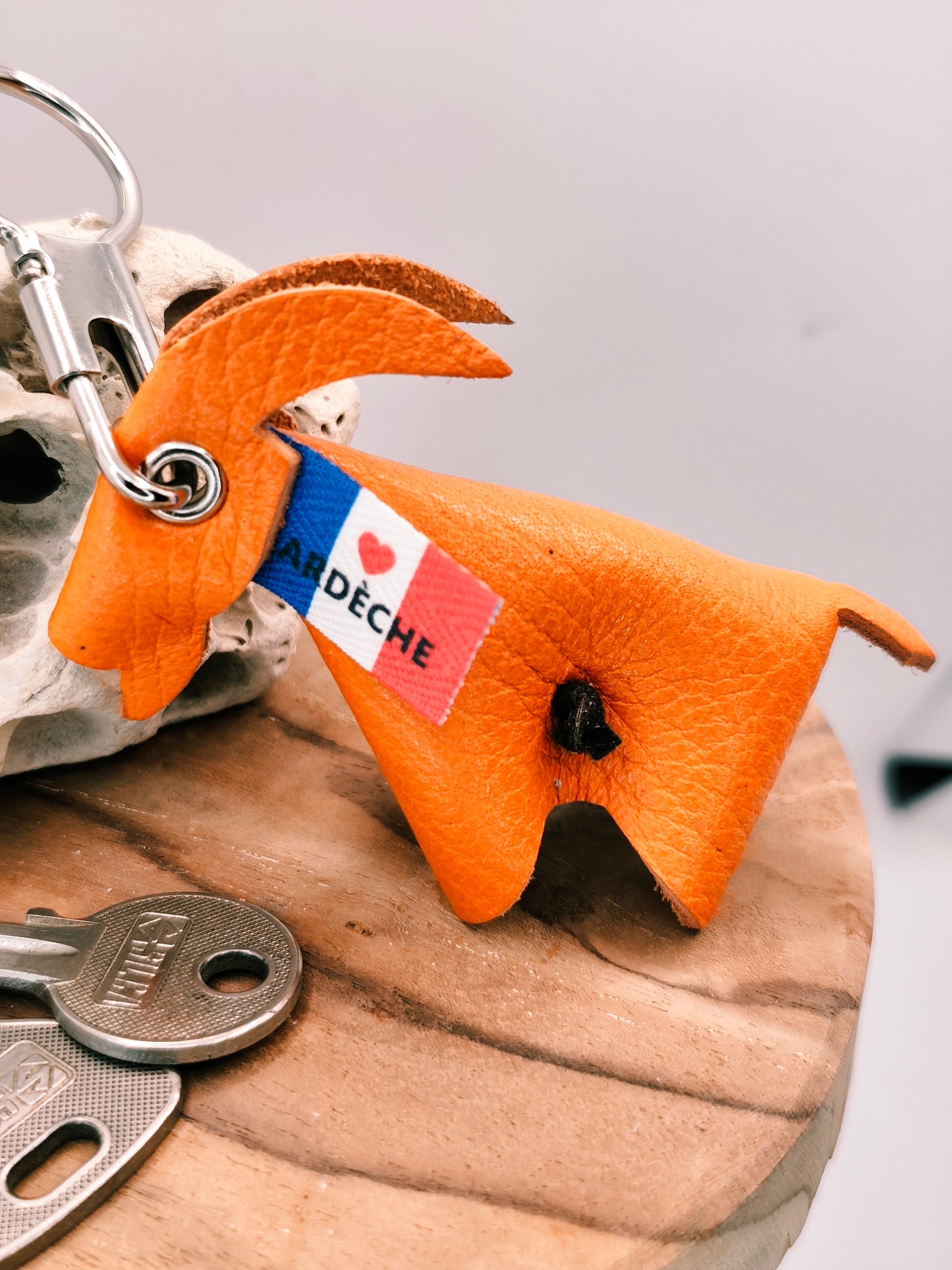 Porte-clés Chèvre en Cuir – L’Ardèche au cœur